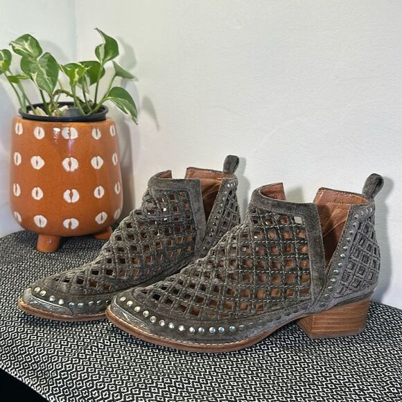 JEFFREY CAMPBELL TAGALONG CUTOUT BOOTIES - Picture 1 of 8